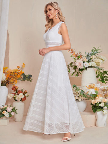 V Neck Sleeveless Lace Wedding Dress