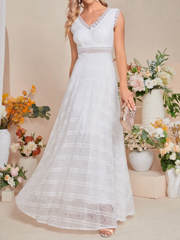 V Neck Sleeveless Lace Wedding Dress