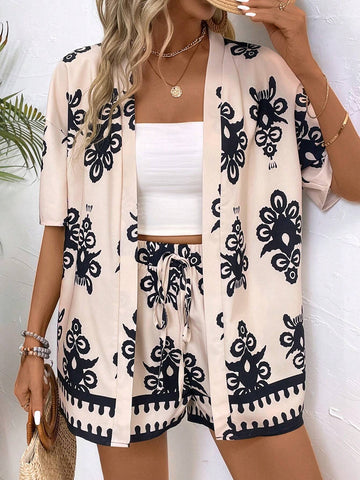 Vintage Style Women's Printed Shawl And Shorts Set