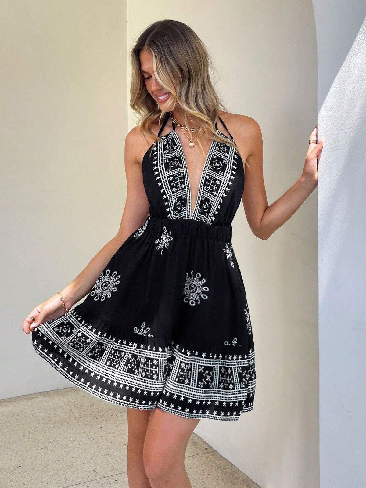 Vivid Eden Women's Casual Short Dress, Minimalist And Fashionable For Everyday Wear