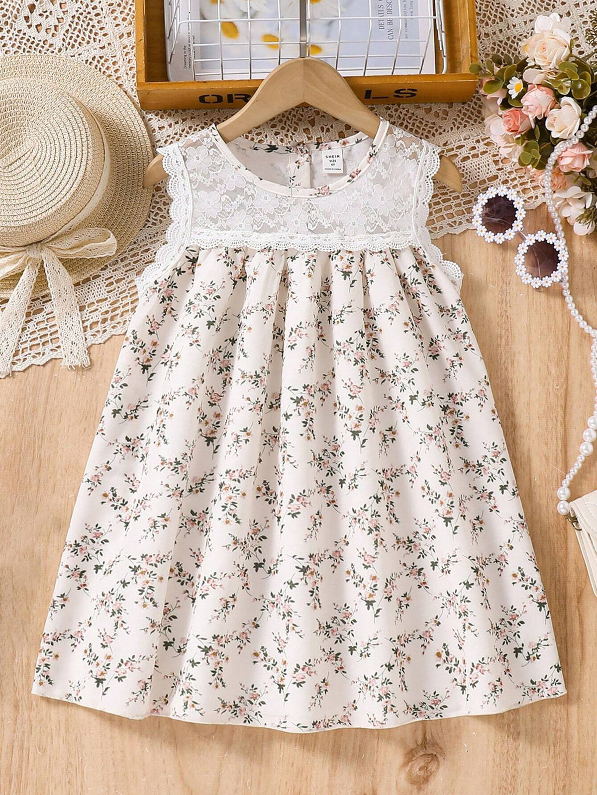 Warm Vacation Princess Dress For Toddler Girls, Sleeveless With Lace Floral High Waist Sundress, Casual Vacation Simple Elegant Vest Dress With Printed Flowers