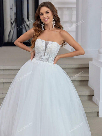 White Strapless Tulle Wedding Dress For Bride Long Lace Floral Applique Bridal Gown Lace Up Back With Train