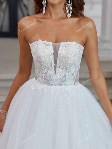 White Strapless Tulle Wedding Dress For Bride Long Lace Floral Applique Bridal Gown Lace Up Back With Train