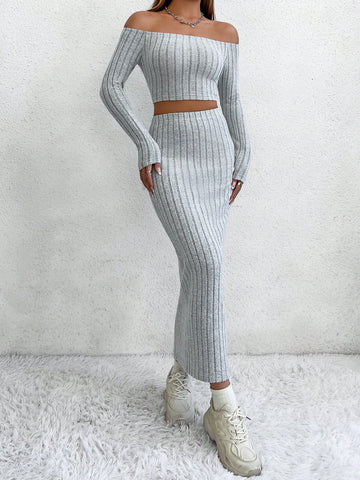Women'S Off Shoulder Long-Sleeved T-Shirt And Skirt Suit