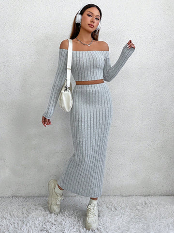 Women'S Off Shoulder Long-Sleeved T-Shirt And Skirt Suit