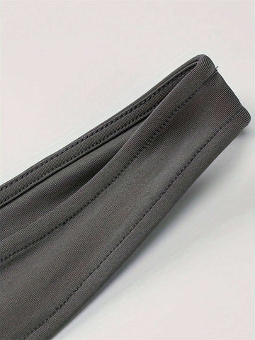 Women'S Twist Knotted Cold-Shoulder Cropped Top And Leggings Set