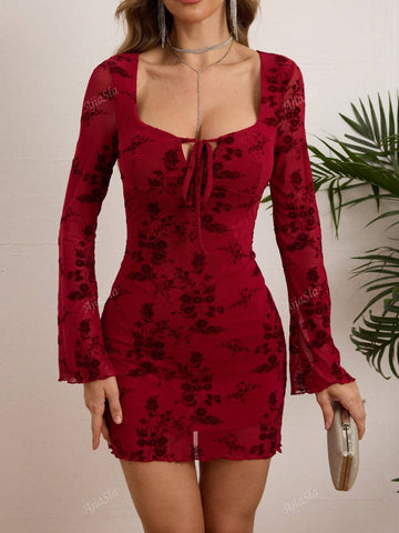 Women Elegant Floral Print Sweetheart Neck Tie Front Fitted Short Dress With Flare Sleeves, Spring/Summer