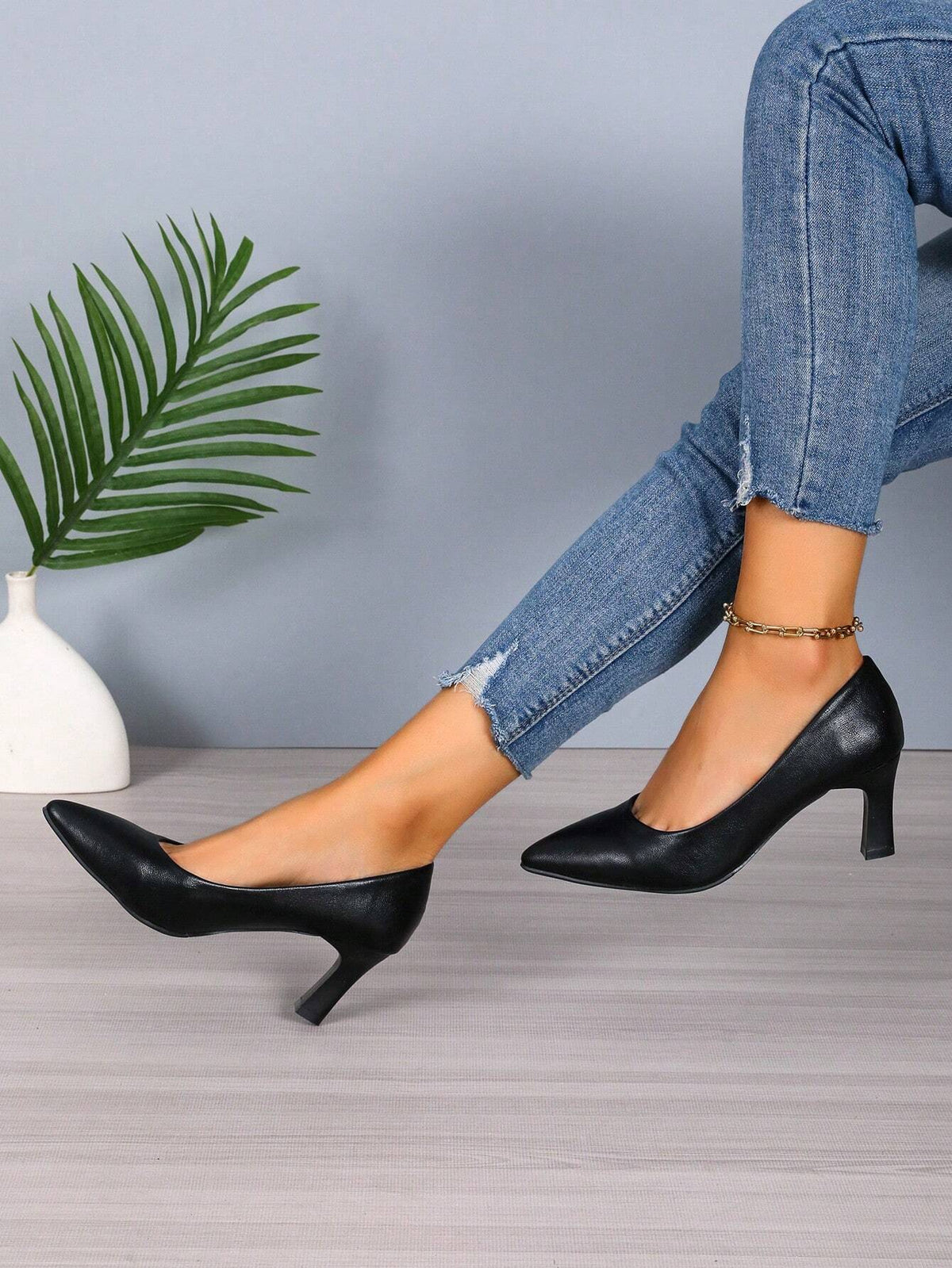 Women Fashionable Black Plus Size High Heels, Party Shoes, Leather Material,, Sexy Thin Heel