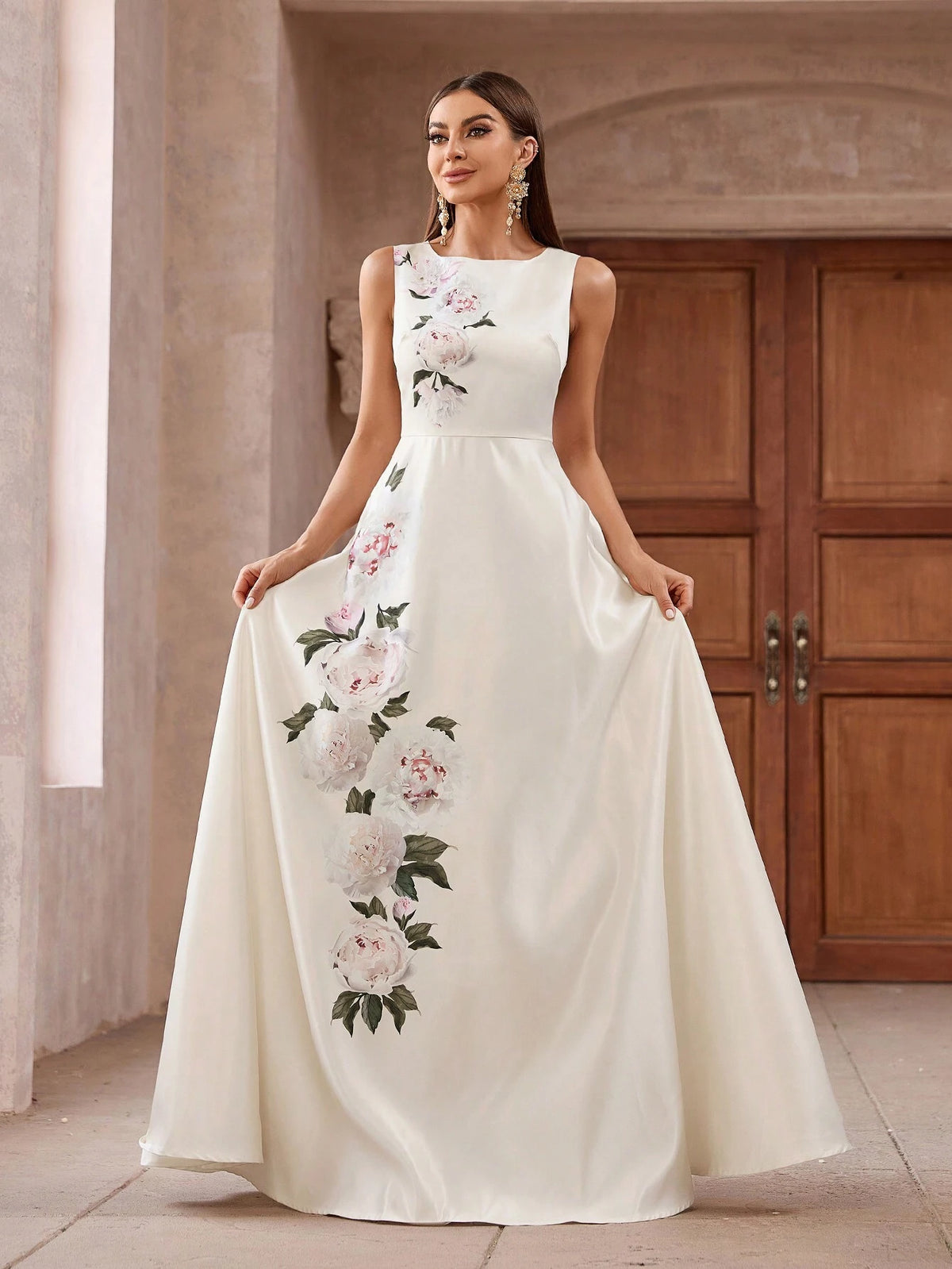 Women Floral Printed Sleeveless Dress With Cinched Waist