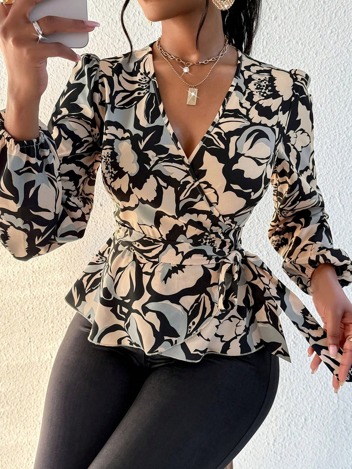 Women's 2025 Spring Elegant V-Neck Warp Random Floral Print Belted Blouse-Random Printing