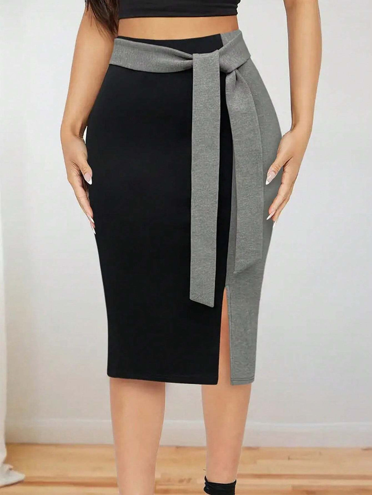 Women's Color Blocking Skirt With Knot Waist Design