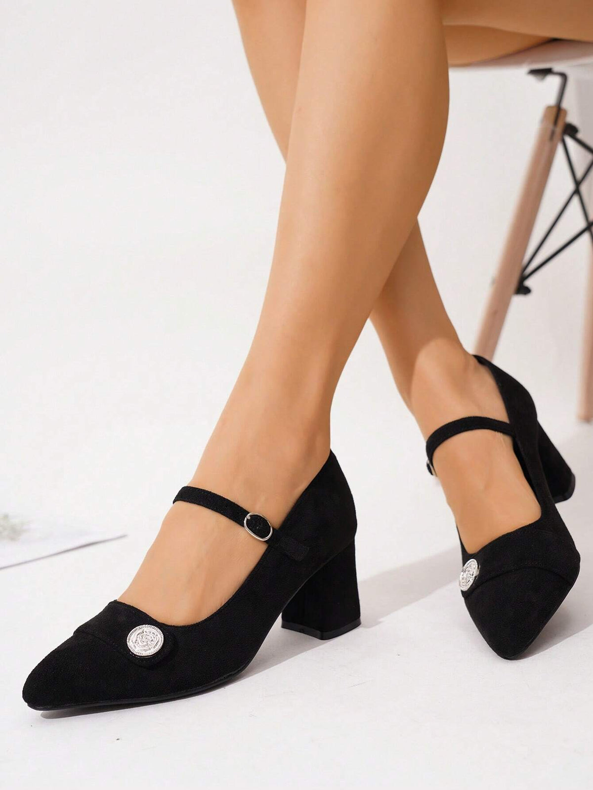 Women's Comfortable Anti-Slip Casual Versatile Black One-Strap Buckle Decor