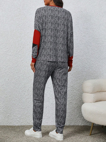 Women's Contrasting T-shirt And Printed Trousers Two-piece Set
