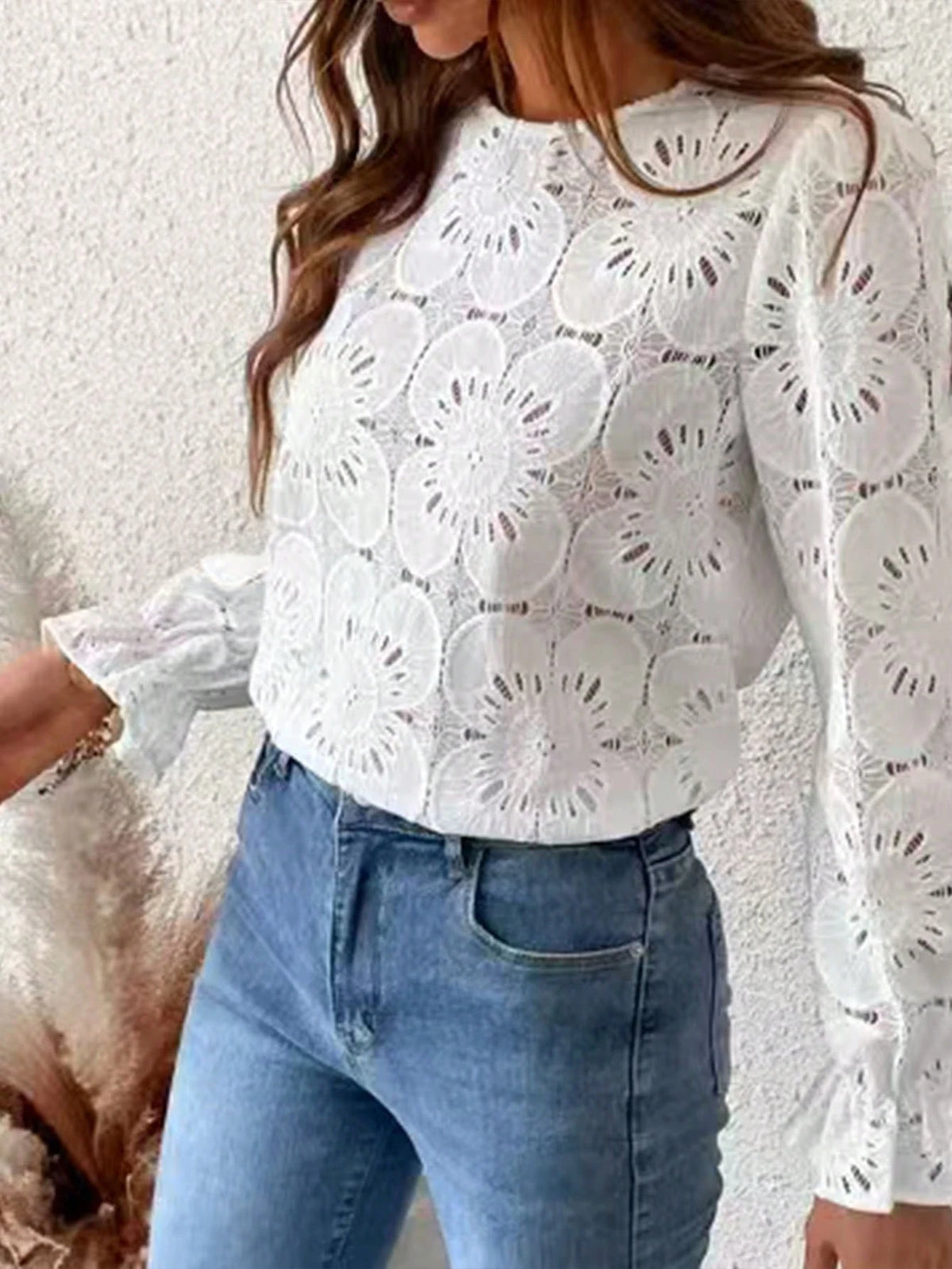 Women's Elegant Hollow Floral Crew Neck Long Sleeve Shirt