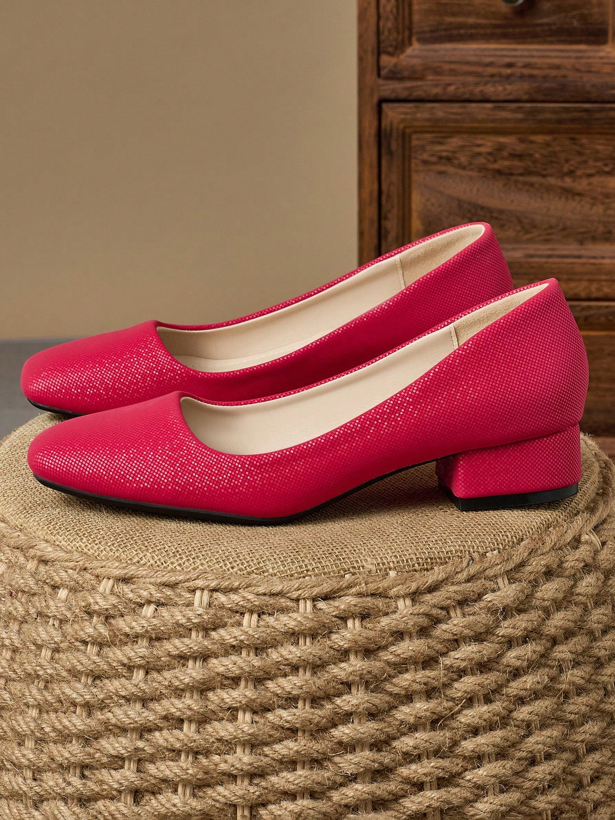 Women's Fashion Retro Round Toe Slip-On Heeled Pumps, Casual And Versatile