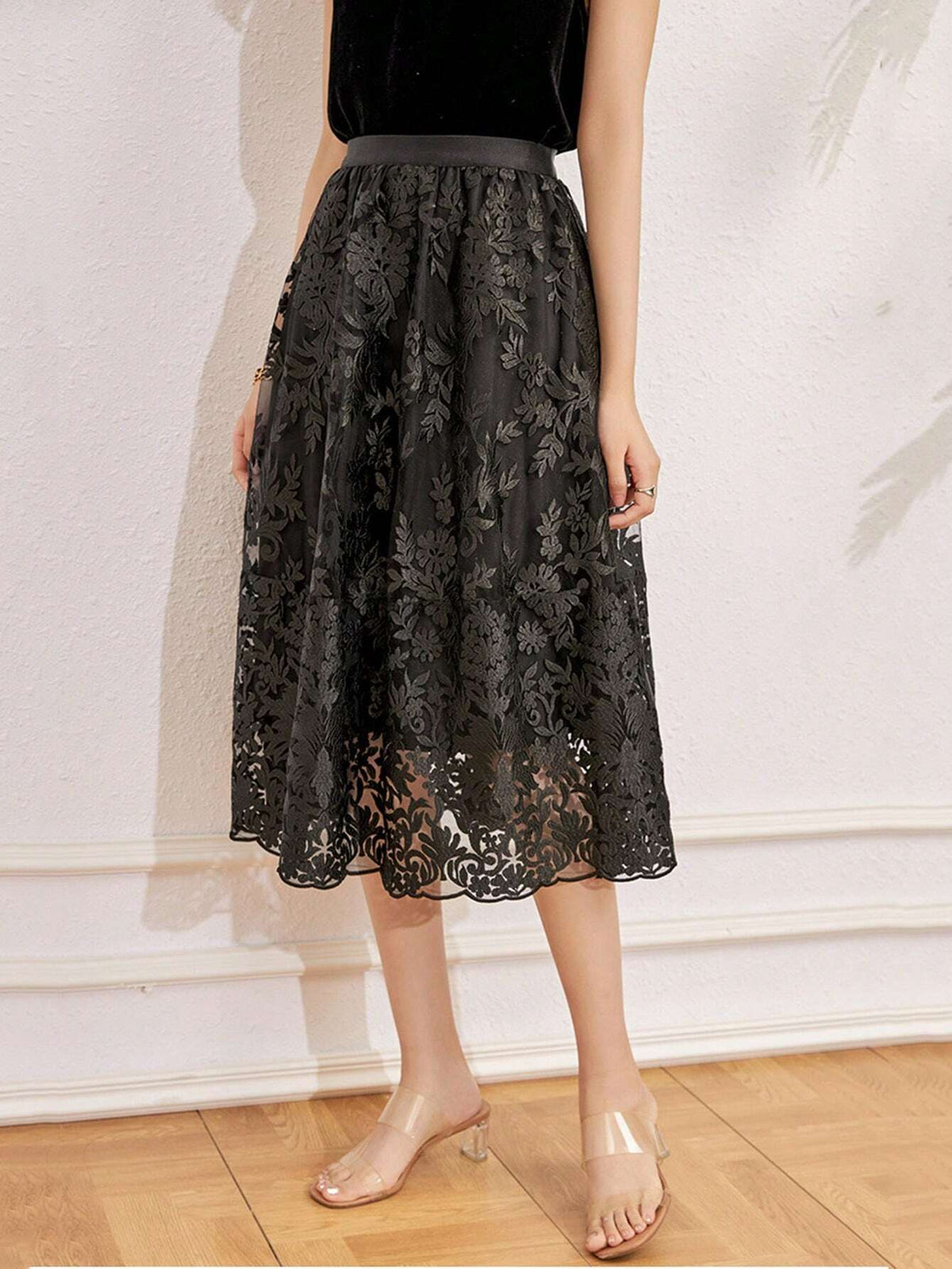 Women's Fashionable Pattern Embroidered Mesh Skirt