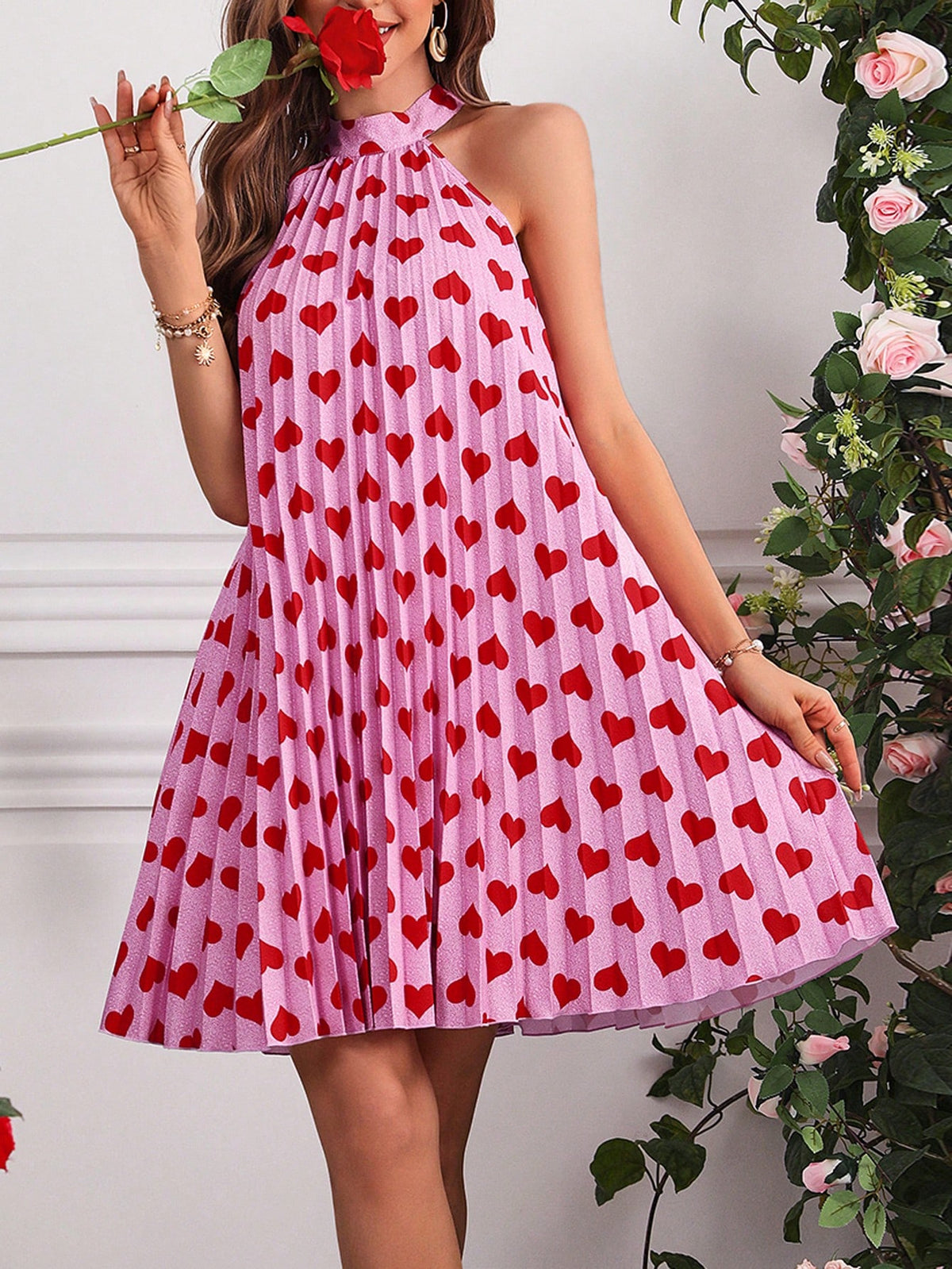 Women's Heart Patterned Pleated Halterneck Dress