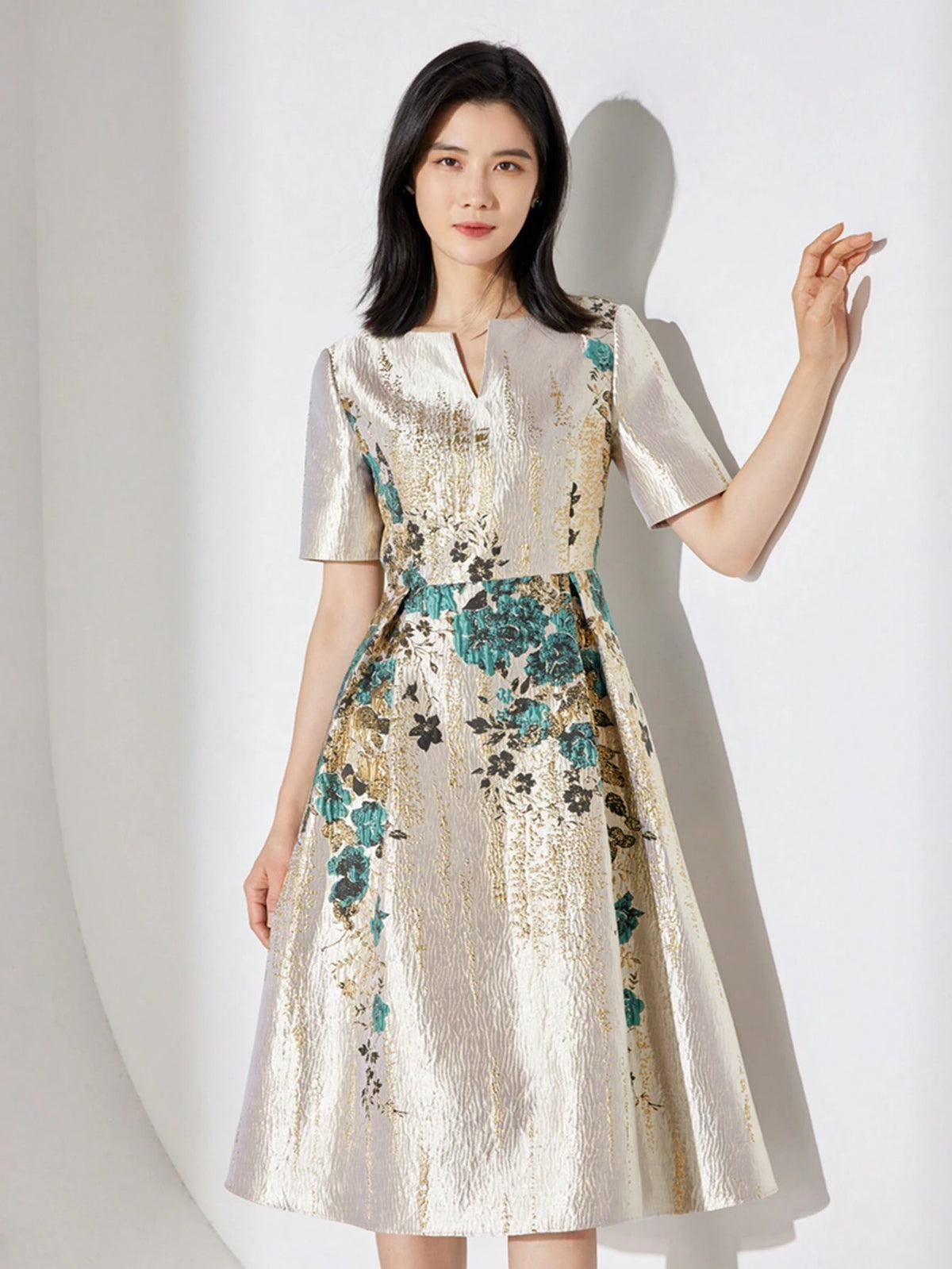 Women's Jacquard Party Dress With Notched Neckline