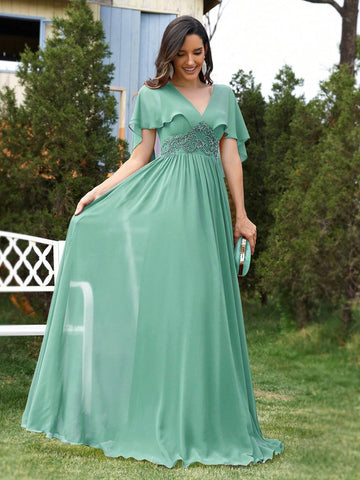 Women's Long Elegant Dress With Cape Sleeve And Plant Embroidery For Formal Evening Party
