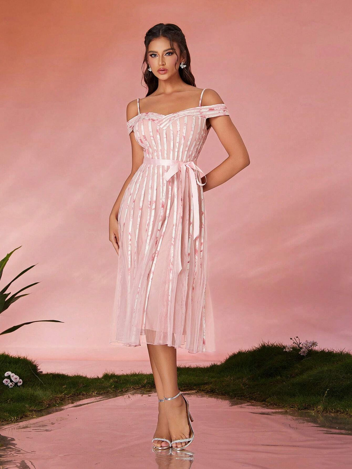 Women's Mgiacy Strapless Fine Mesh Drawstring Gorgeous High-End Evening Dress