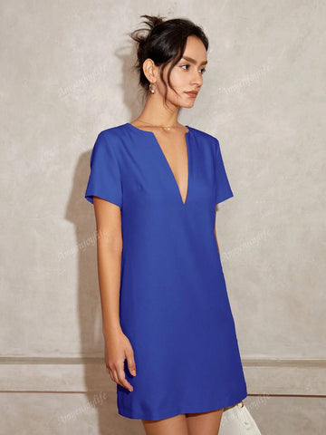 Women's Minimalist Solid Color V-Neck Short Sleeve Straight Dress