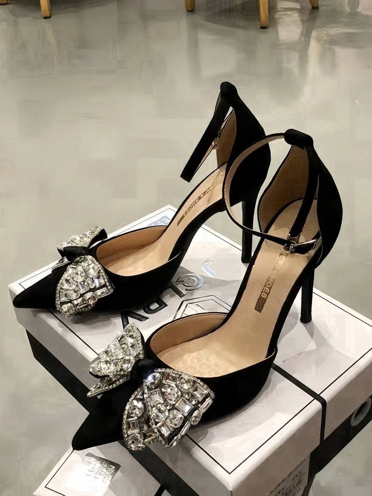 Women's Pointed Toe High Heel Shoes With Crystal Bowknot Single Strap,