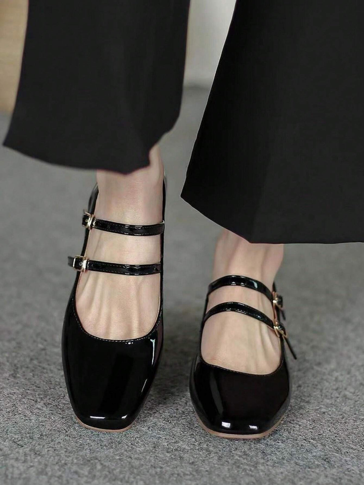 Women's Red Square Toe Glossy Buckle Decor Platform