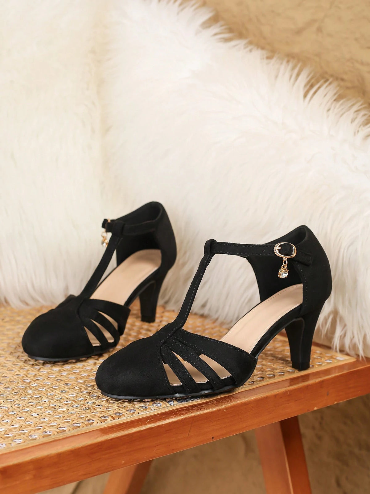 Women's Round Toe Hollow-Out Shallow Mouth High Heel Sandals, T-Strap High Heels, Chunky Heeled Ankle Strap