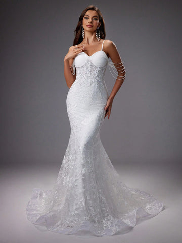 Women's Sleeveless Embroidered Floral Pattern Gorgeous Cami Ball Gown With Train Wedding Dress