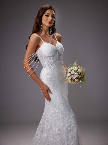 Women's Sleeveless Embroidered Floral Pattern Gorgeous Cami Ball Gown With Train Wedding Dress