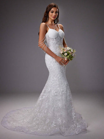 Women's Sleeveless Embroidered Floral Pattern Gorgeous Cami Ball Gown With Train Wedding Dress