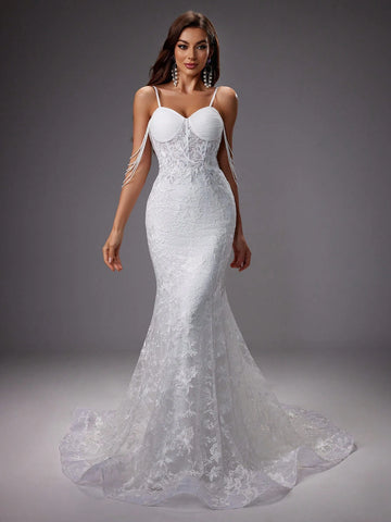 Women's Sleeveless Embroidered Floral Pattern Gorgeous Cami Ball Gown With Train Wedding Dress