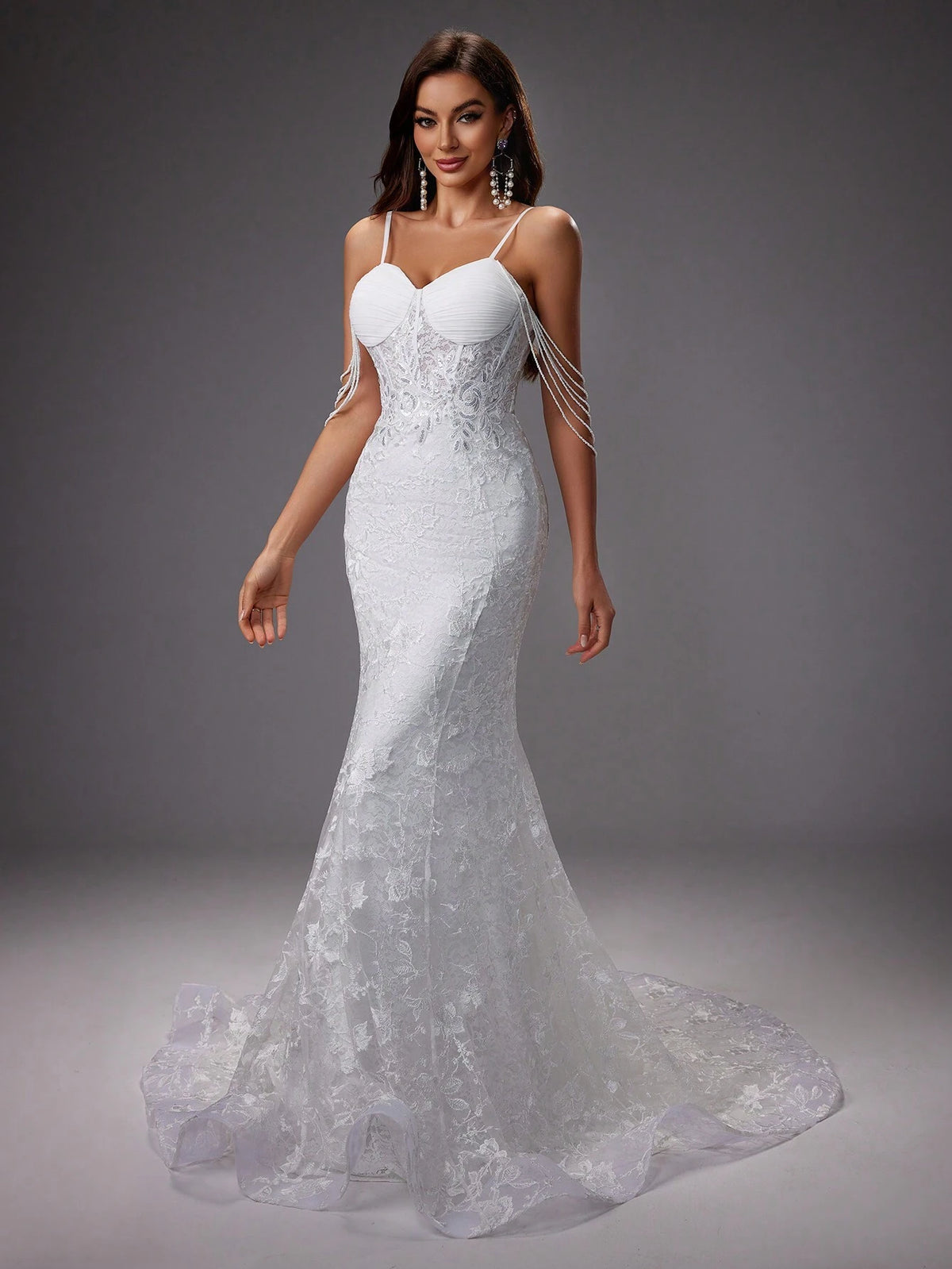 Women's Sleeveless Embroidered Floral Pattern Gorgeous Cami Ball Gown With Train Wedding Dress