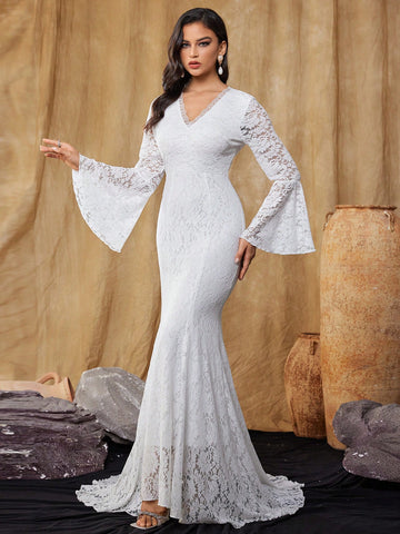 Women's Slim Fit Long Sleeve Lace Wedding Dress Floor Length Bell Sleeve Formal Dress