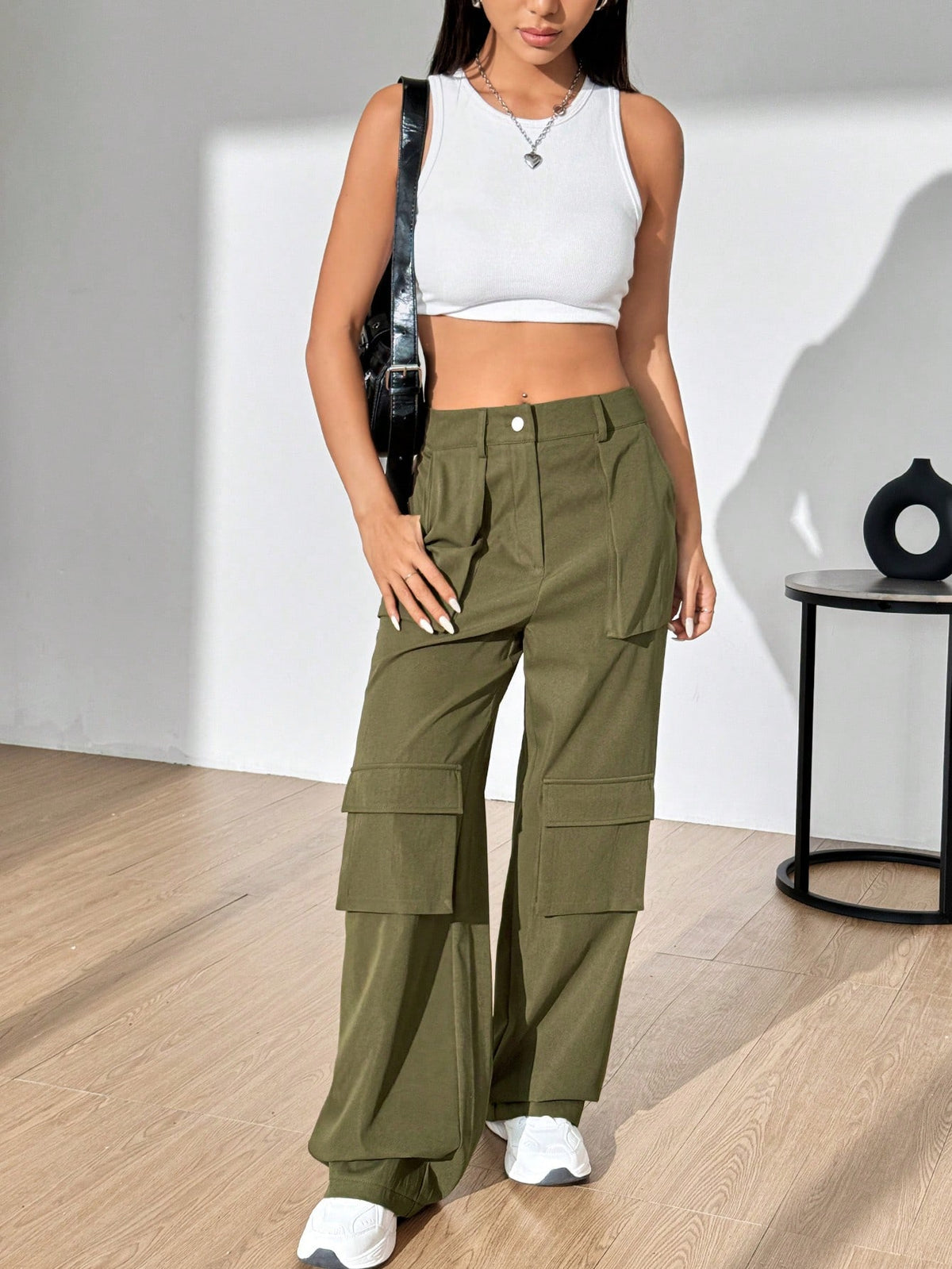 Women's Solid Color Flip Pocket Long Pants.
