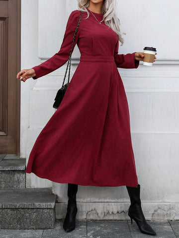Women's Solid Color Pleated Round Neck Elegant Commuter Long Sleeve Corduroy Dress