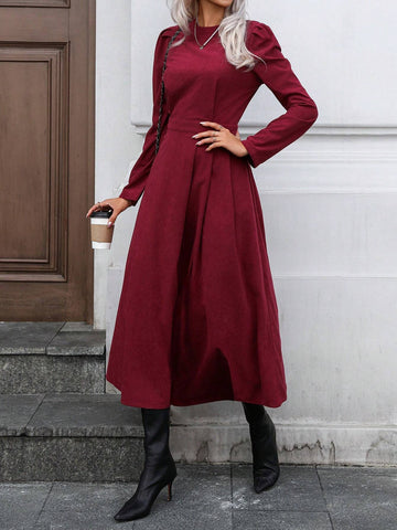 Women's Solid Color Pleated Round Neck Elegant Commuter Long Sleeve Corduroy Dress