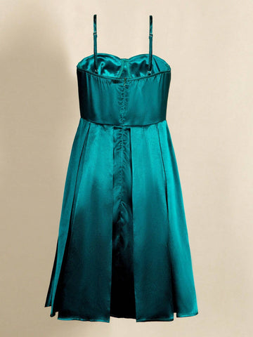Women's Solid Color Satin Dress With Waistline And Pleats