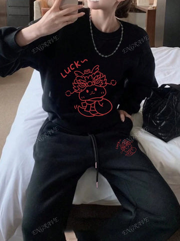 Women's Two-Piece Set Plus Fleece Crewneck Sports Hoodie And Sweatpants Suit, Suitable For Autumn And Winter Season, Plus Fleece Warm And Comfortable, Suitable For Daily Capital And Sports Scenes New Year Cartoon Snake Print