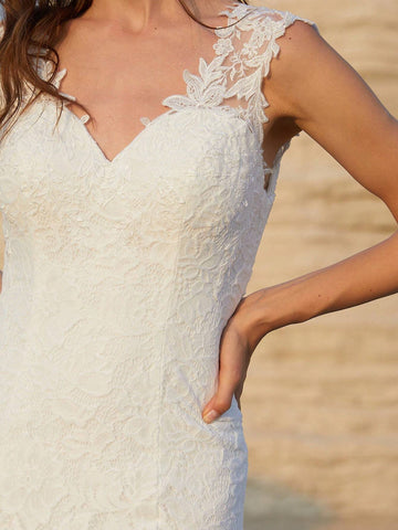 Women's V-Neck Sleeveless Lace Mermaid Wedding Dress With Fish Tail Hem