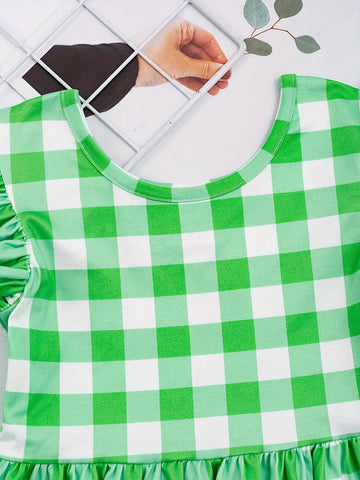 Young Girl 2pcs Spring/Summer Fresh Gingham & Strawberry Printed Flutter Sleeve Dress