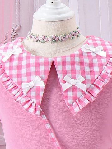 Young Girl Back-To-School Season Giveaway: Love Bag + Pink & White Grid Texture Short-Sleeved Dress With Lotus Leaf Collar And Bubble Sleeves For Little Girls; Suitable For Casual Outing, Team Uniform, Performance Costume, And Country-Style Party.