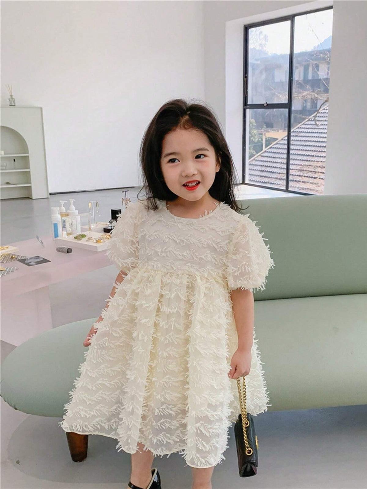 Young Girl Cute Round Neck Short Puff Sleeve Dress