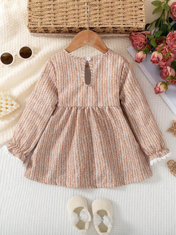 Young Girl Ditsy Floral Crew Neck Long Sleeve Ruffle Hem Cute Shirt, Spring/Summer