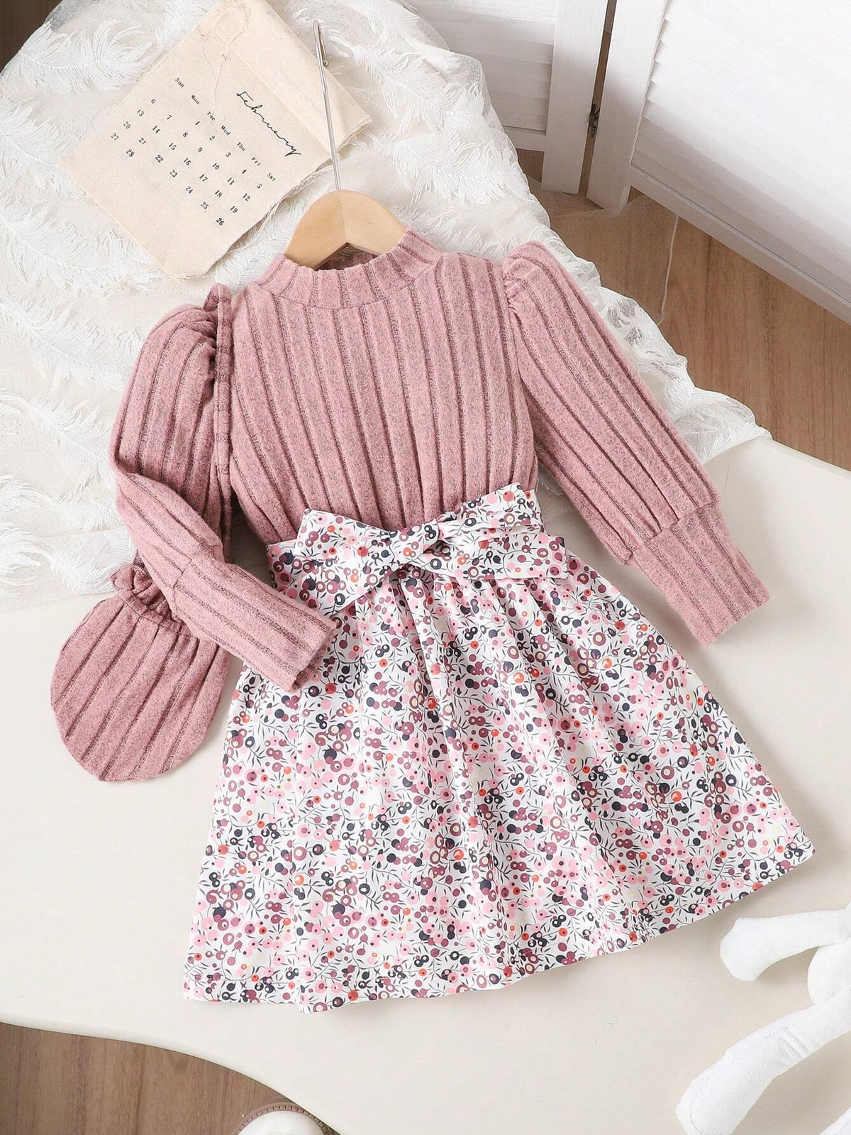 Young Girl Ditsy Floral Peplum Long Sleeve Cute Dress & Cute Crossbody Bag, Autumn/Winter