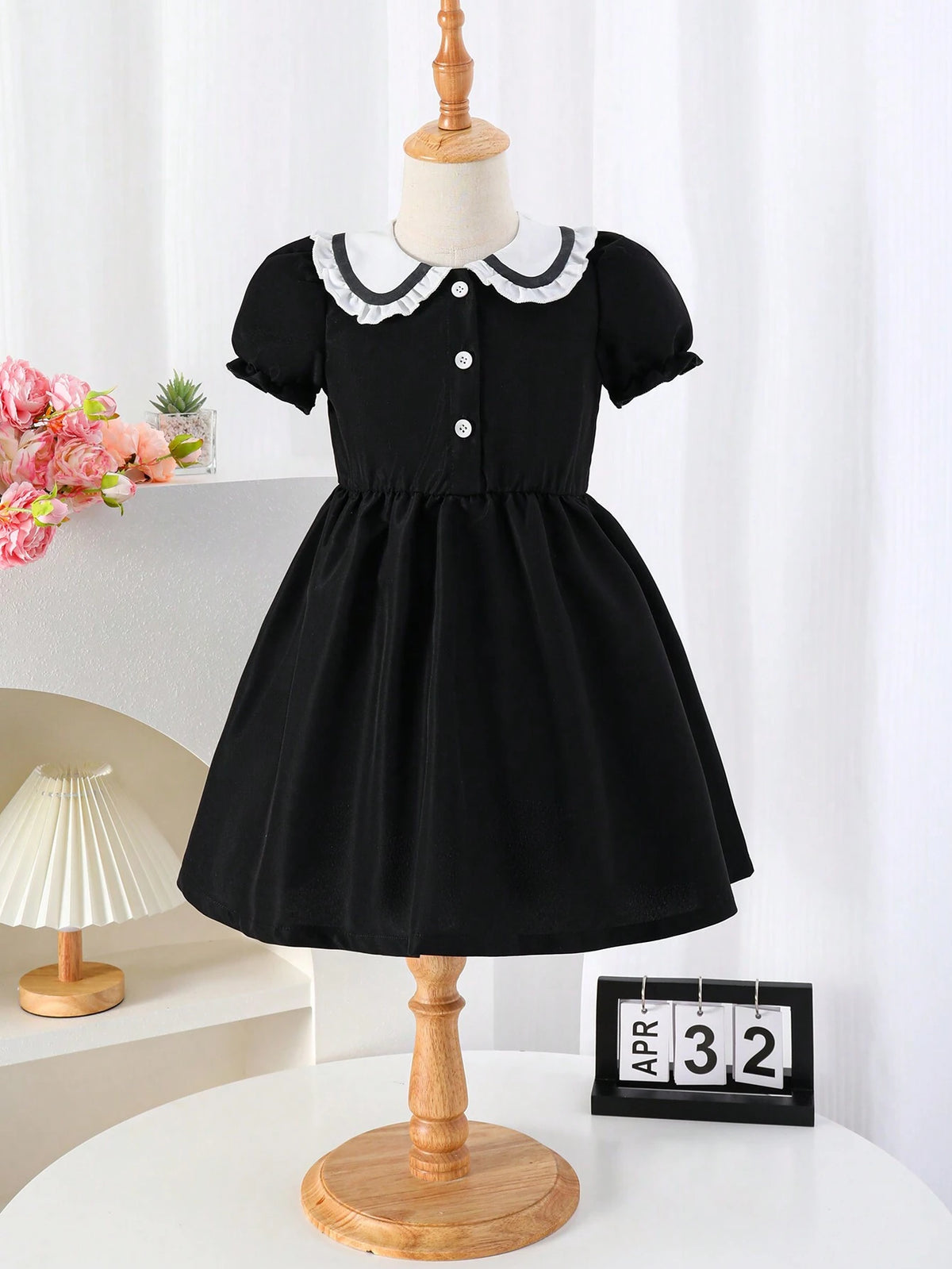 Young Girl Doll Collar Bubble Sleeve Dress
