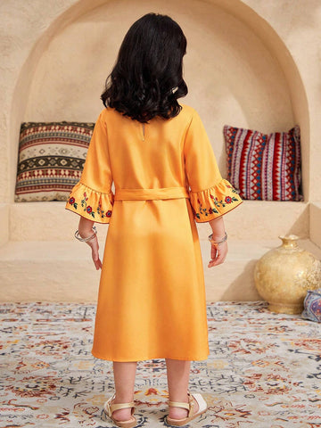 Young Girl Fitted Ditsy Floral Round Neck Woven Dress