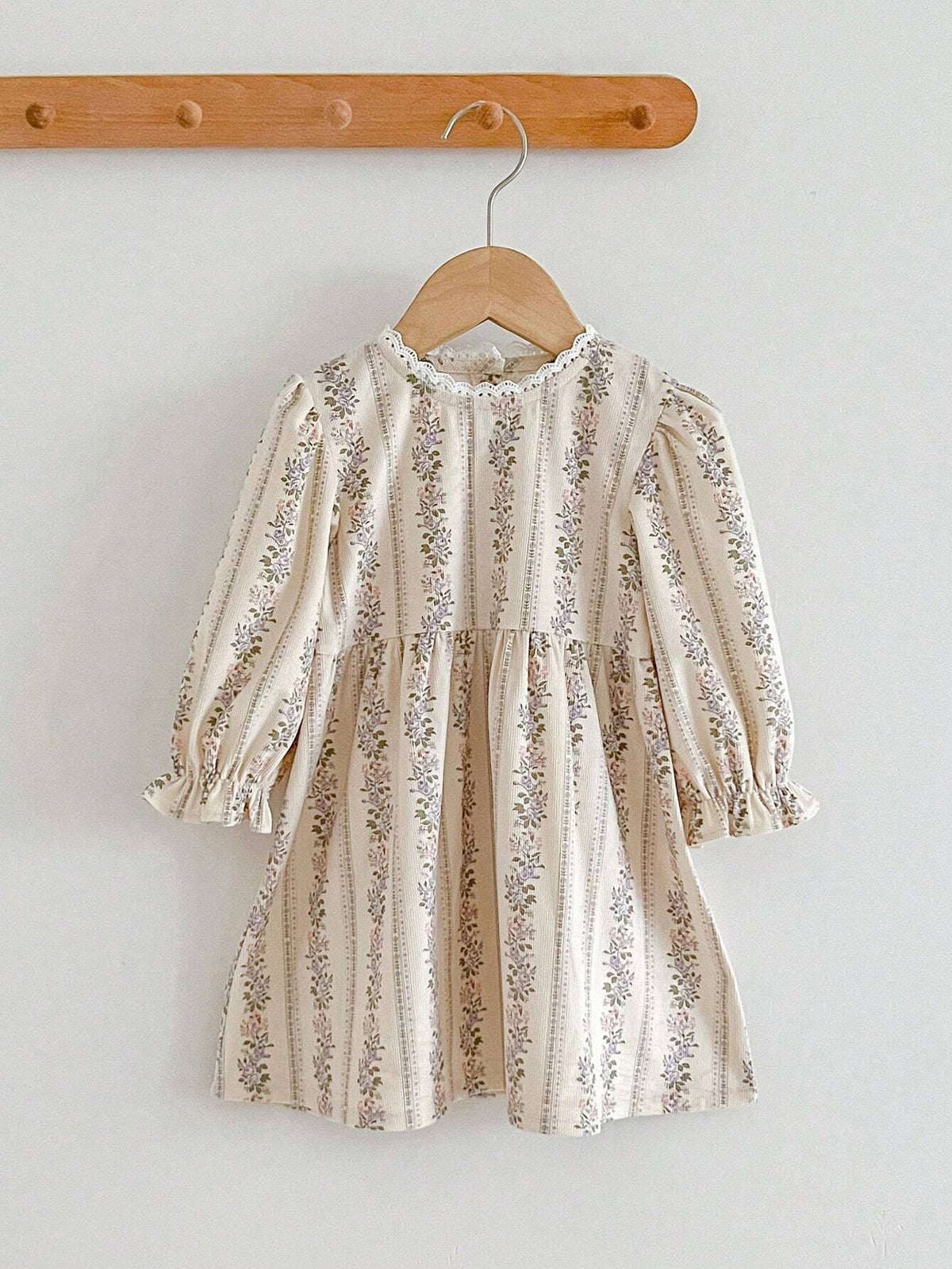 Young Girl Floral Printed Long Sleeve Dress
