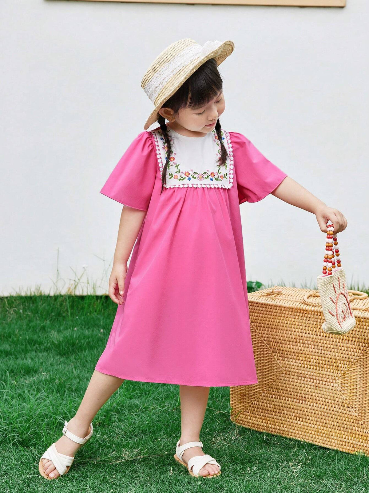Young Girl Knitted Color Block Round Neck Embroidered Loose Casual Ruffle Sleeve Dress