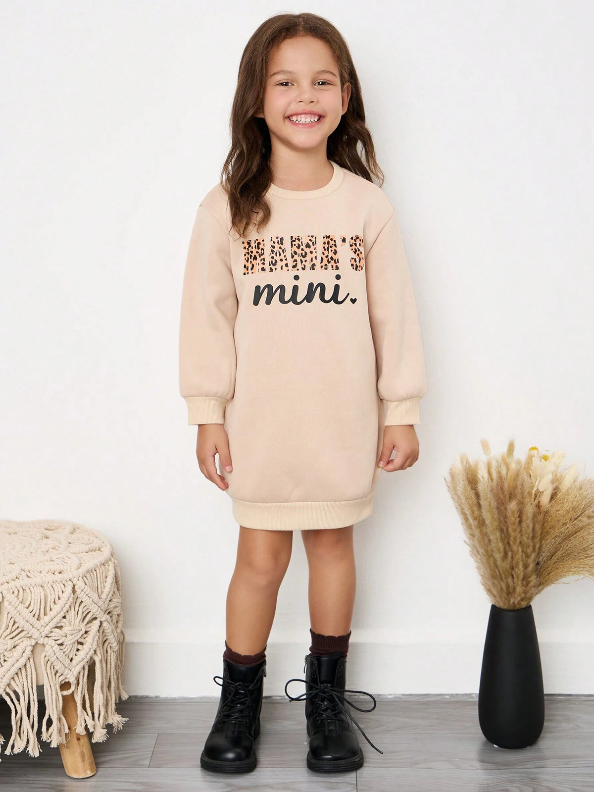 Young Girl Knitted Solid Color Letter Pattern Round Neck Loose Casual Dress